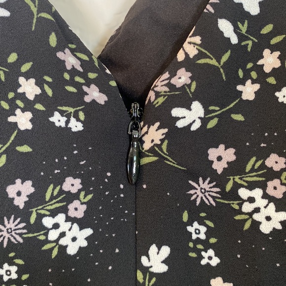 Cupcakes & Cashmere Flirty Lida Floral Dress | size 6 - Picture 6 of 9